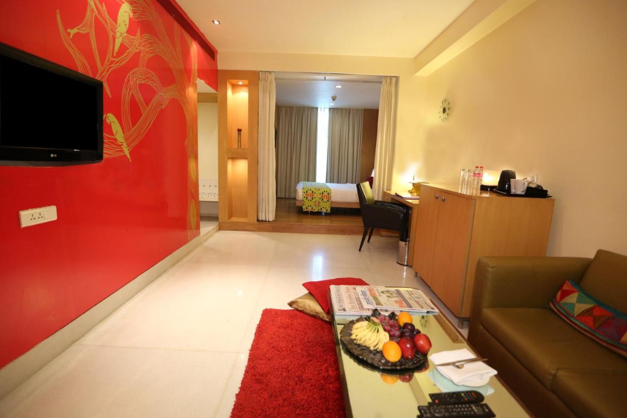 The Beatle Hotell Mumbai Exteriör bild