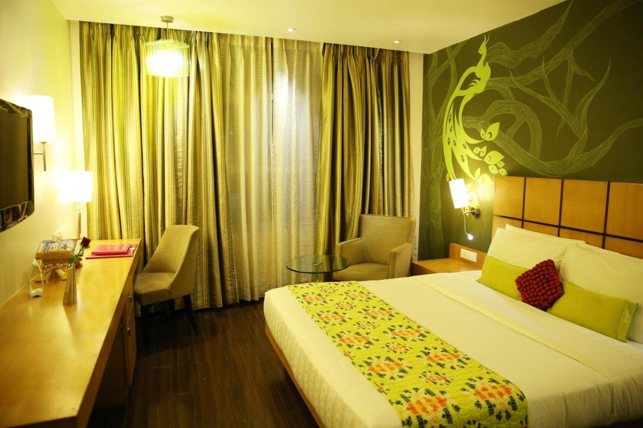 The Beatle Hotell Mumbai Exteriör bild