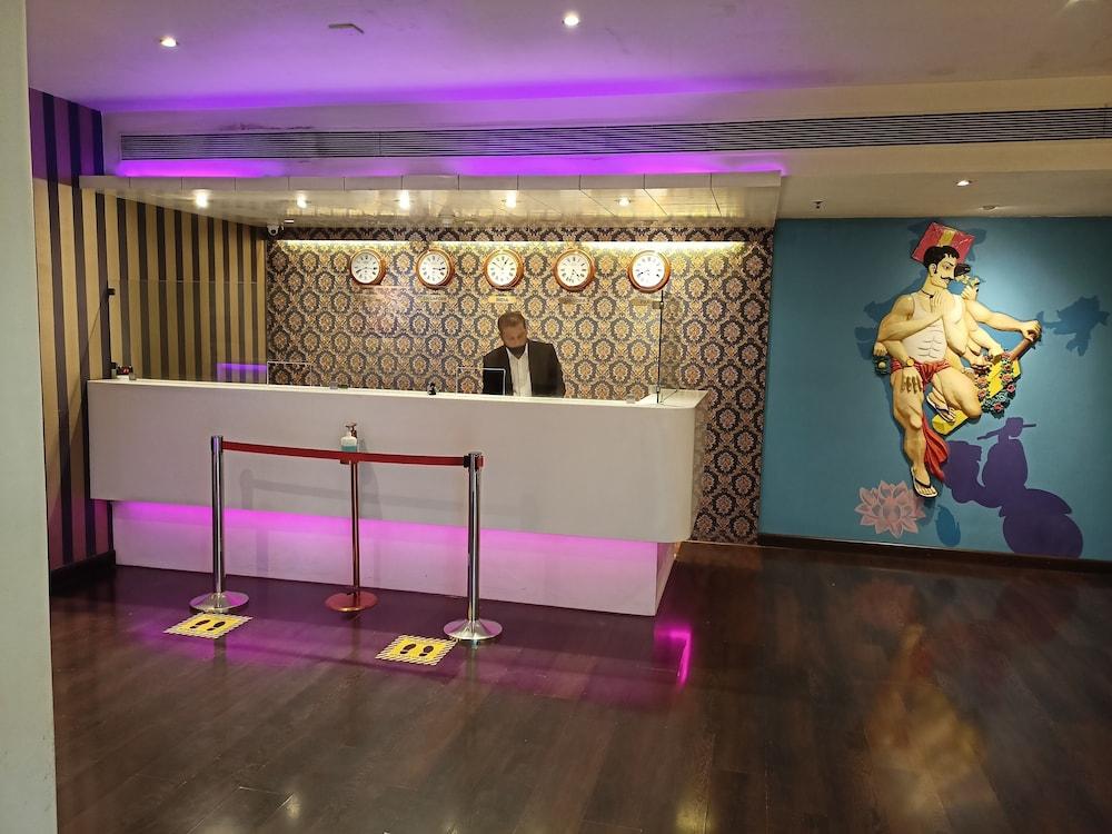 The Beatle Hotell Mumbai Exteriör bild