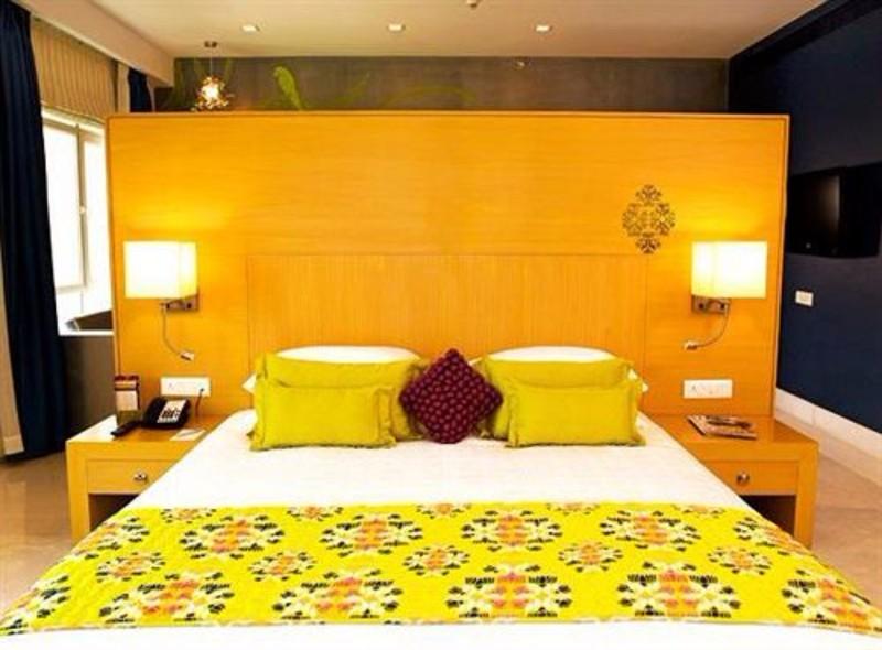 The Beatle Hotell Mumbai Exteriör bild