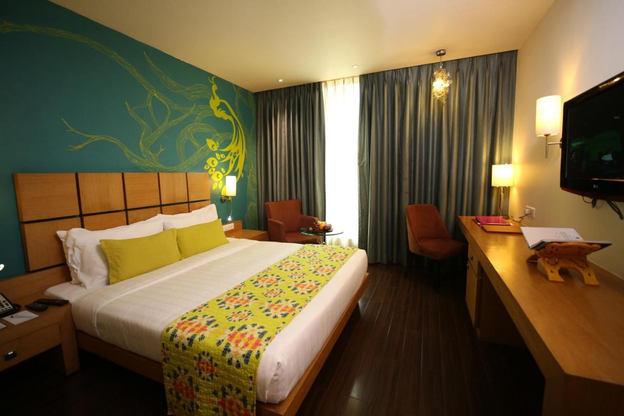 The Beatle Hotell Mumbai Exteriör bild