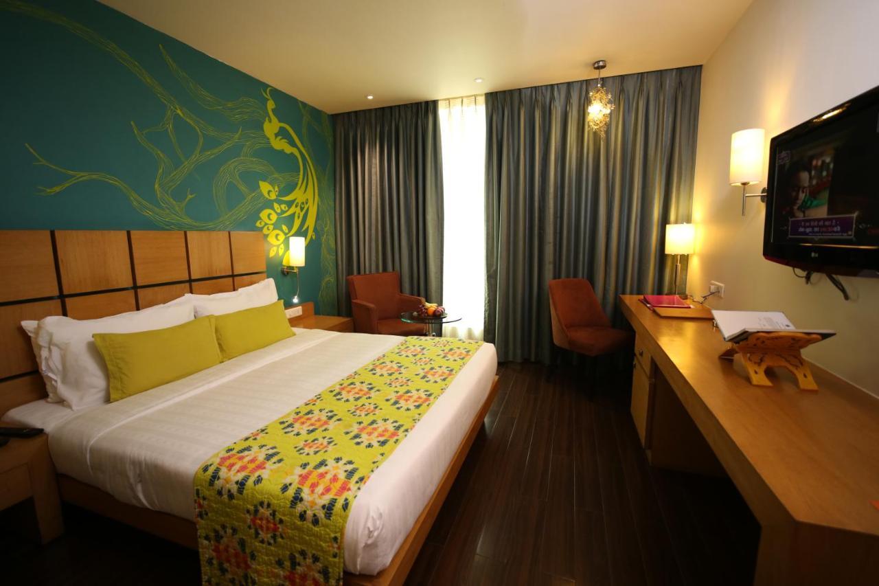 The Beatle Hotell Mumbai Exteriör bild